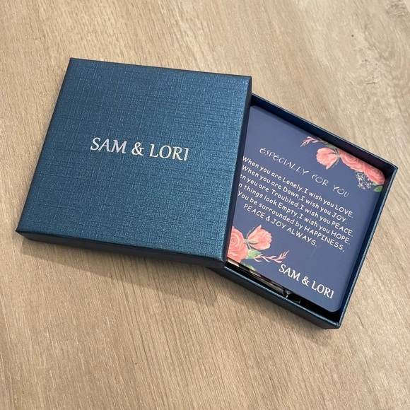 SAM & LORI Initial Cuff Bracelet - Picture 7 of 9